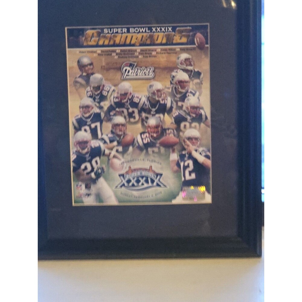 Super Bowl XXXIX Champions Patriots Poster framed In glass Black Matte - 2005